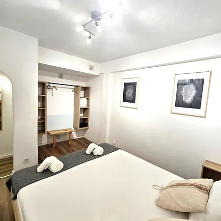 Old Town T3 With Balcony Apartment